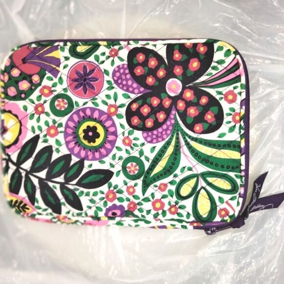 Vera Bradley Viva La Vera Tech Case Tablet E Reader Purple Floral Zippered - Picture 2 of 9